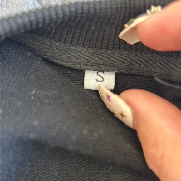 Green and Black Graphic Sweatshirt Athletic Style hoodie size S - Picture 5 of 5